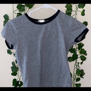 gray and black t shirt